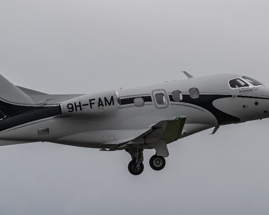 Embraer-9H-FAM-Phenom-100-13