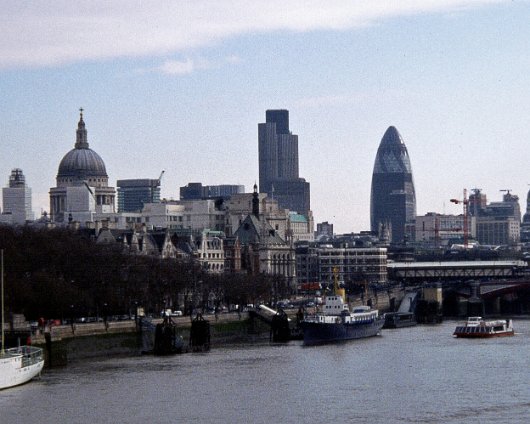 London Skyline-1 2004
