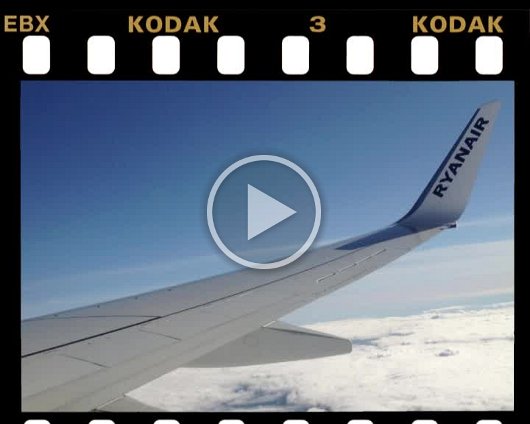 2015-Ryanair-Landing-at-Santander