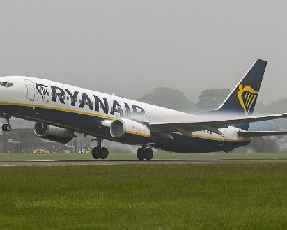 Ryanair-9H-QAM-2024-05-15-1