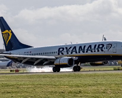 Ryanair-9H-QAZ-2024-04-08-10