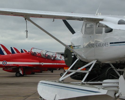 Leuchars-Airshow-2004-G-OLLS-Cessna-T206H-Turbo-Stationair-1-3