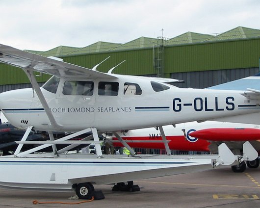 Leuchars-Airshow-2004-G-OLLS-Cessna-T206H-Turbo-Stationair-1-5