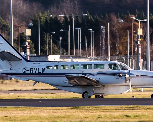 Reims-G-RVLW-Cessna-F406-2