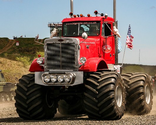 Knockhill-Monster-Trucks-2006-05-13-11