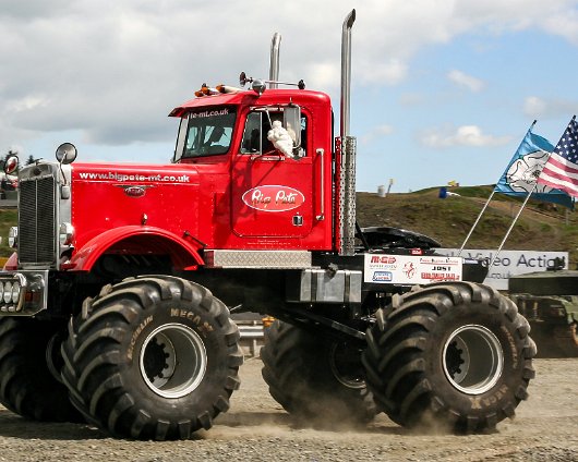 Knockhill-Monster-Trucks-2006-05-13-14