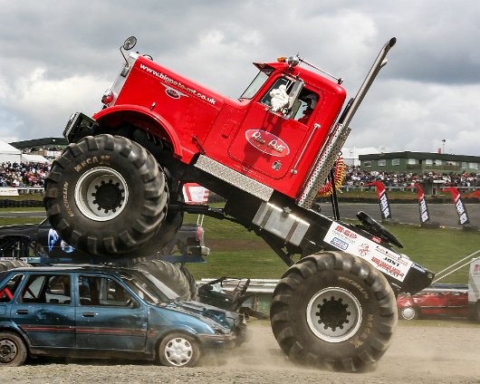 Knockhill-Monster-Trucks-2006-05-13-16
