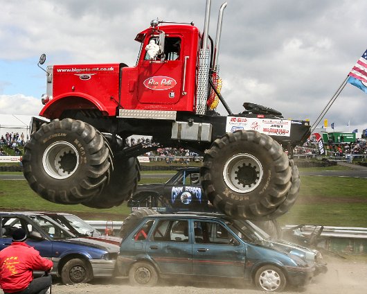 Knockhill-Monster-Trucks-2006-05-13-18