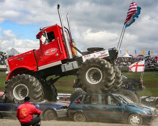 Knockhill-Monster-Trucks-2006-05-13-19