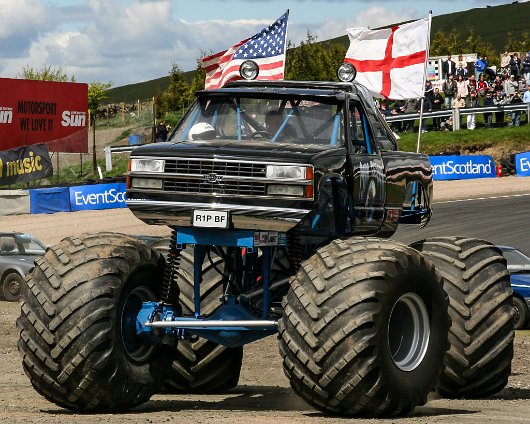 Knockhill-Monster-Trucks-2006-05-13-7