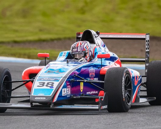 Knockhill-Race-Circuit-F4-2017-08-12-18