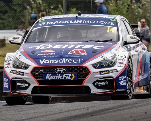 Kwik-Fit-British-Touring-Car-Championship-2