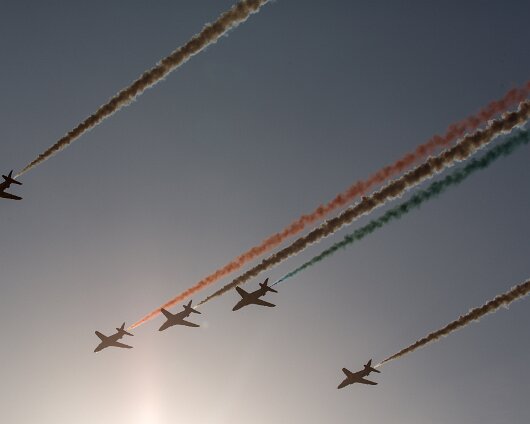 Edinburgh-Airport-Red-Arrows-14