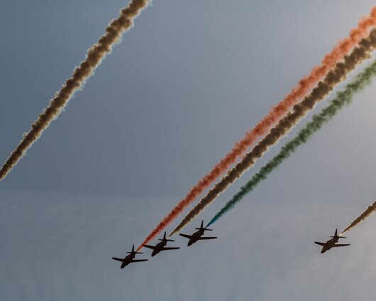 Edinburgh-Airport-Red-Arrows-15