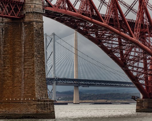 Bridges-Crossing-River-Forth-at-Queensferry-10