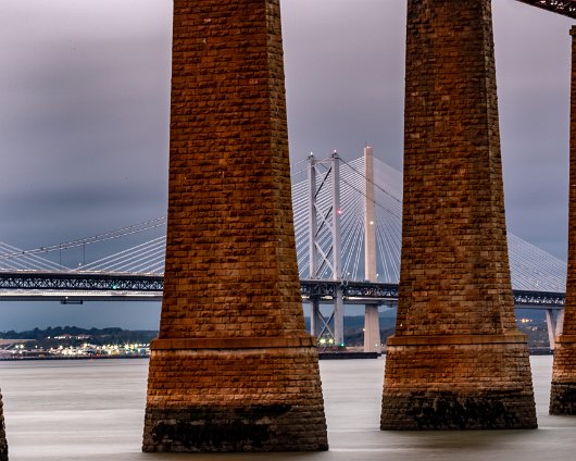 Bridges-Crossing-River-Forth-at-Queensferry-11