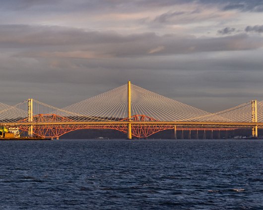 Bridges-Crossing-River-Forth-at-Queensferry-14
