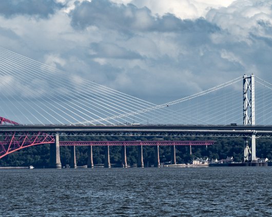 Bridges-Crossing-River-Forth-at-Queensferry-17