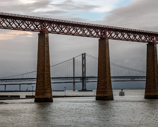 Bridges-Crossing-River-Forth-at-Queensferry-9