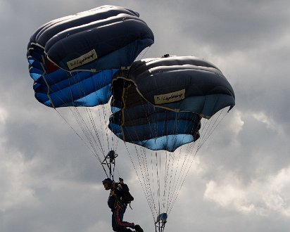 Parachutists-Catterick-Racecourse-5