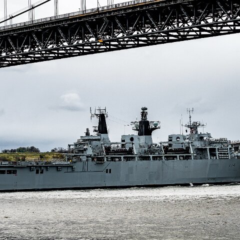 HMS-Albion-16