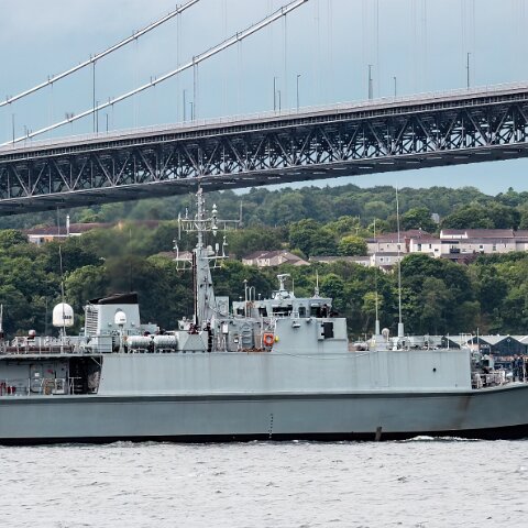 HMS-Grimsby-25