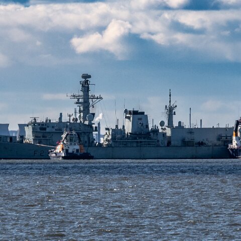 HMS-Montrose (2)