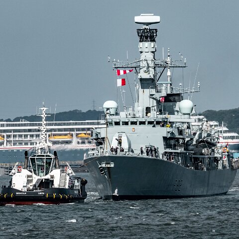 HMS-Somerset-13