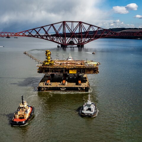 Oil-Rig-Iron-Lady-17