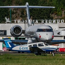 Dundee Dundee Airport is located 3 km from the centre of Dundee, Scotland or, for navigation purposes, 0.5 NM south of the...