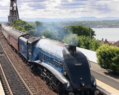 Sir-Nigel-Gresley-On-Forth-Bridge-2009-3