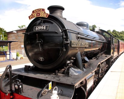 The-Great-Marquess-On-Dunfermline-Station-2010-1