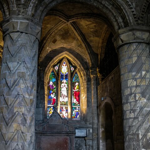 Dunfermline-Abbey-Interior-5