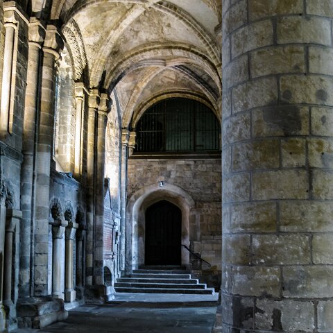Dunfermline-Abbey-Interior-8