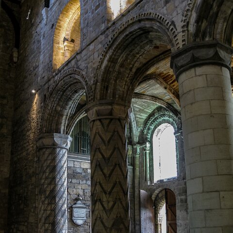 Dunfermline-Abbey-Interior-9