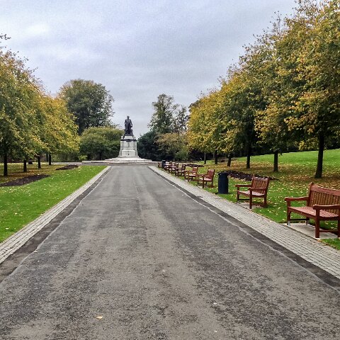 Dunfermline-Andrew-Carnegie-Statue-11