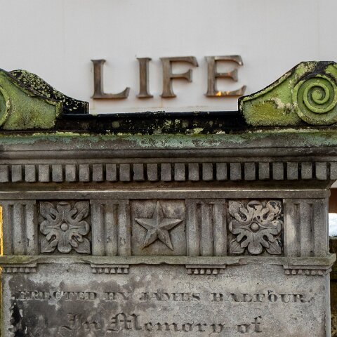 Dunfermline-Abbey-Graveyard