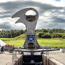 Falkirk Wheel The Falkirk Wheel is a rotating boat lift in Tamfourhill, Falkirk, in central Scotland, connecting the Forth and Clyde...