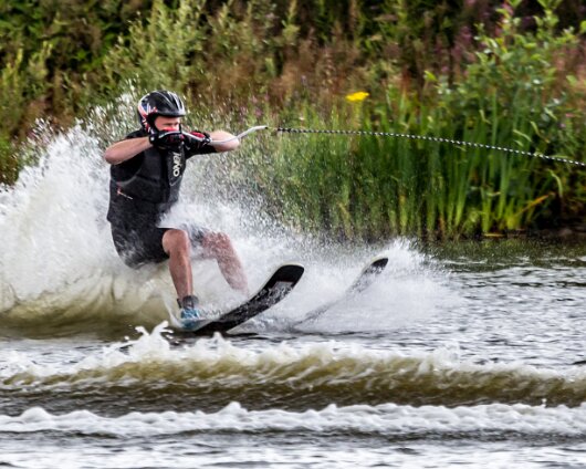 Waterskiing-Townhill-Loch-11