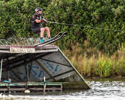 Waterskiing-Townhill-Loch-12