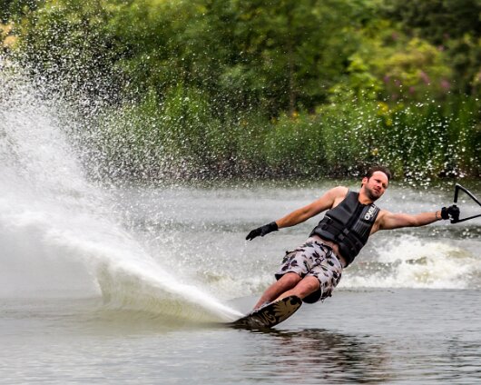 Waterskiing-Townhill-Loch-12