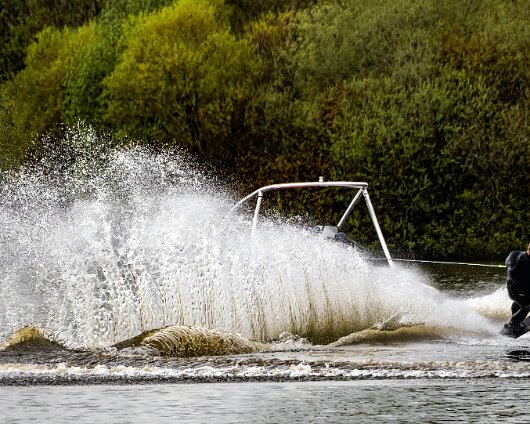 Waterskiing-Townhill-Loch-6