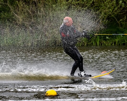 Waterskiing-Townhill-Loch-2