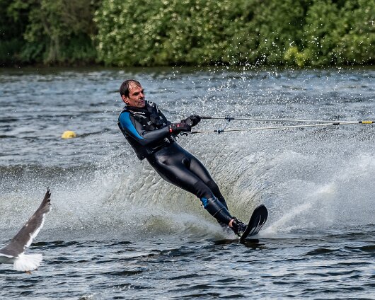 Waterskiing-Townhill-Loch-2