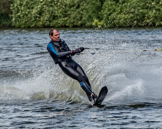 Waterskiing-Townhill-Loch-3