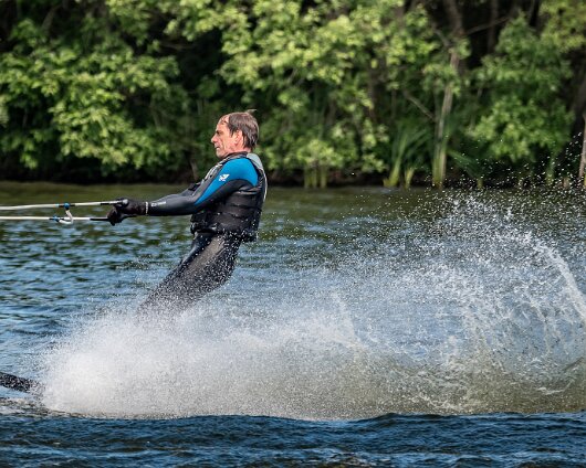 Waterskiing-Townhill-Loch-8
