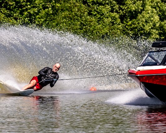 Waterskiing-Townhill-Loch-10