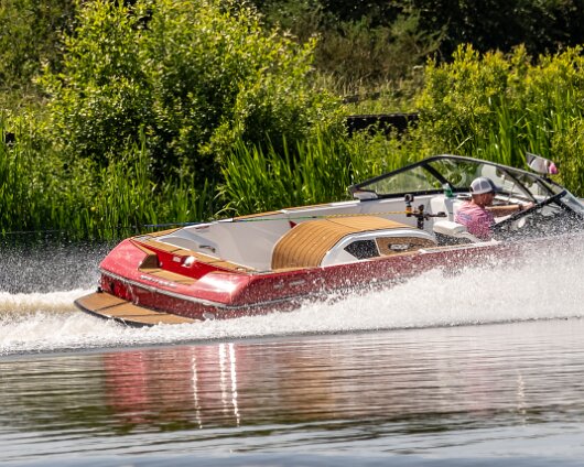 Waterskiing-Townhill-Loch-2
