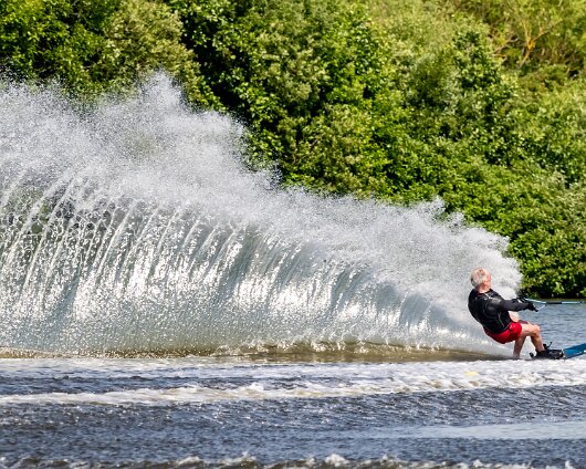 Waterskiing-Townhill-Loch-3
