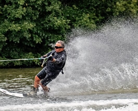 Waterskiing-Townhill-Loch-1